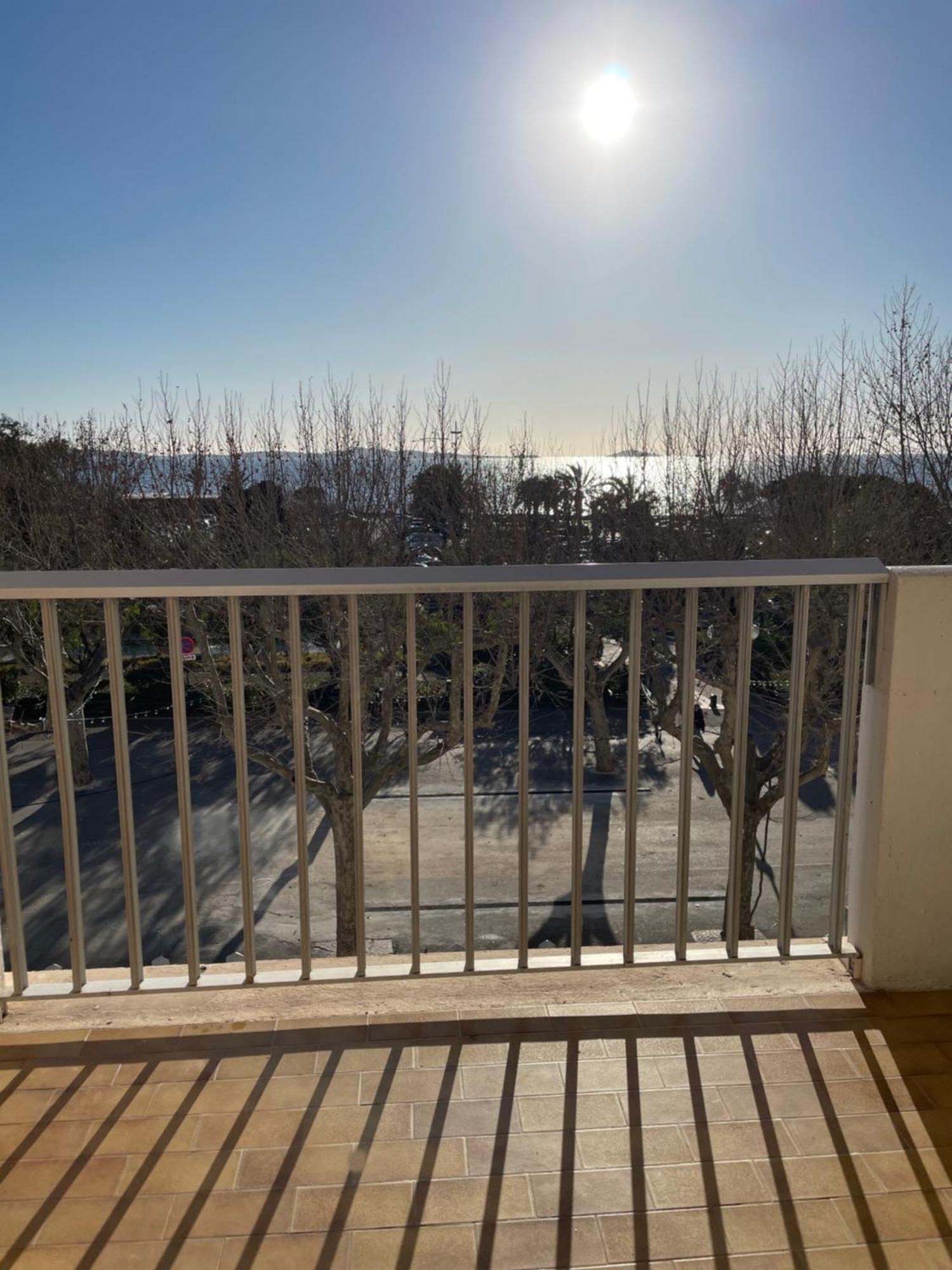 Apartment Sea